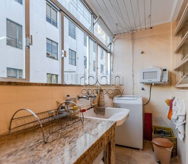 Apartamento com 145m², 3 quartos, 1 suíte, 2 vagas, no bairro Moinhos de Vento em Porto Alegre