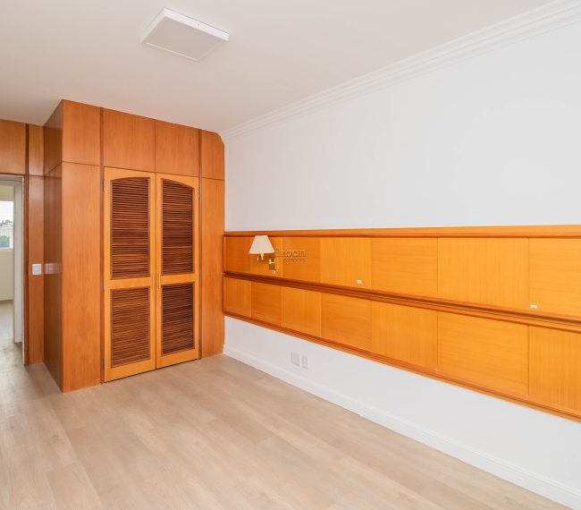 Apartamento com 120m², 3 quartos, 1 suíte, 1 vaga, no bairro Auxiliadora em Porto Alegre