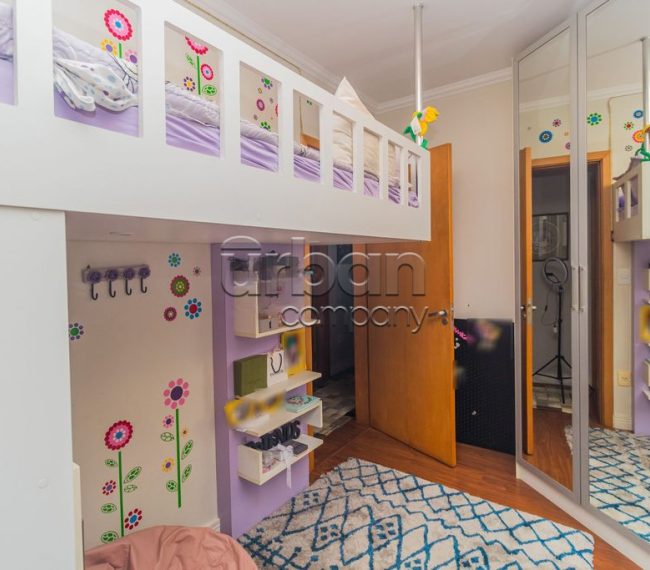 Apartamento com 94m², 3 quartos, 1 suíte, 2 vagas, no bairro Cristo Redentor em Porto Alegre