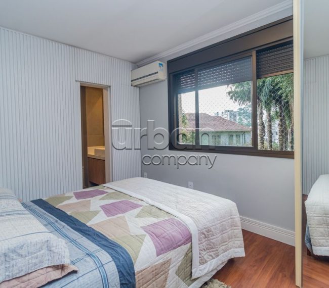 Apartamento com 94m², 3 quartos, 1 suíte, 2 vagas, no bairro Cristo Redentor em Porto Alegre