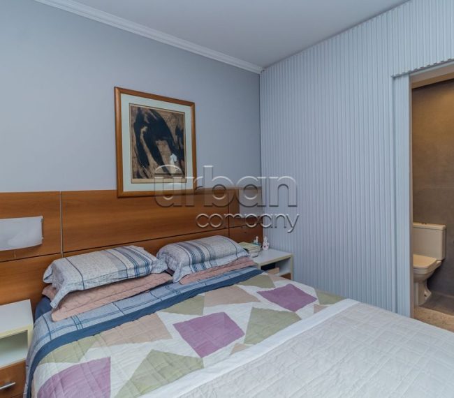 Apartamento com 94m², 3 quartos, 1 suíte, 2 vagas, no bairro Cristo Redentor em Porto Alegre