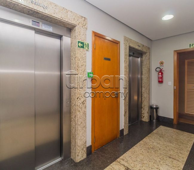 Apartamento com 94m², 3 quartos, 1 suíte, 2 vagas, no bairro Cristo Redentor em Porto Alegre