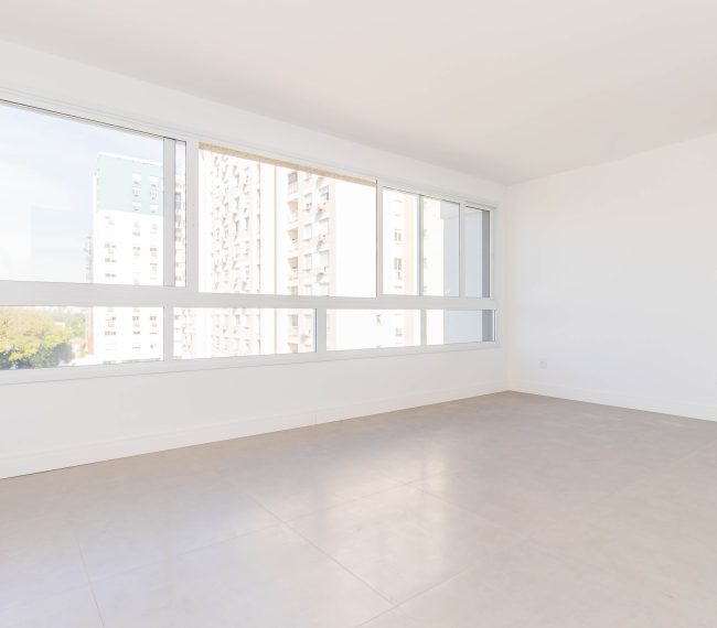 Apartamento com 53m², 1 quarto, 1 suíte, 2 vagas, no bairro Passo da Areia em Porto Alegre