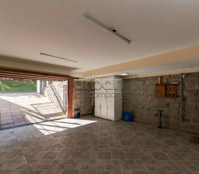 Casa com 236m², 3 quartos, 2 suítes, 2 vagas, no bairro Chácara Das Pedras em Porto Alegre