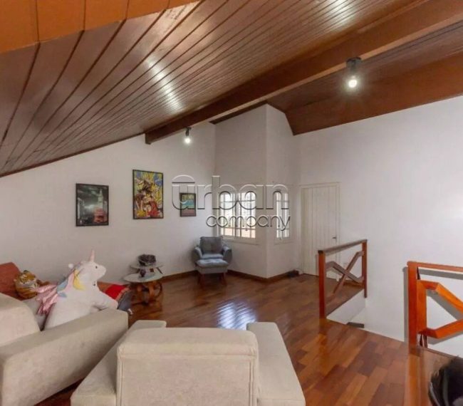 Casa com 236m², 3 quartos, 2 suítes, 2 vagas, no bairro Chácara Das Pedras em Porto Alegre