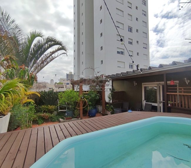 Cobertura com 125m², 4 quartos, 2 vagas, no bairro Petrópolis em Porto Alegre