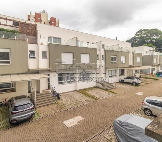 Casa em Condomínio com 197m², 3 quartos, 1 suíte, 2 vagas, no bairro Glória em Porto Alegre