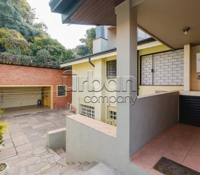 Casa com 400m², 4 quartos, 1 suíte, 4 vagas, no bairro Jardim Lindoia em Porto Alegre