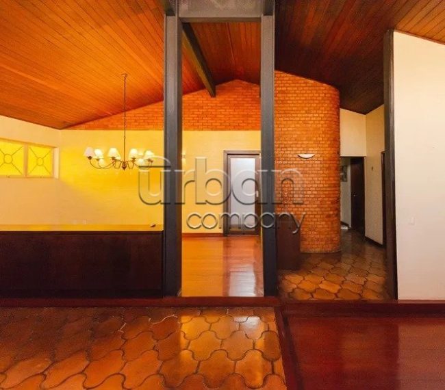 Casa com 400m², 4 quartos, 1 suíte, 4 vagas, no bairro Jardim Lindoia em Porto Alegre