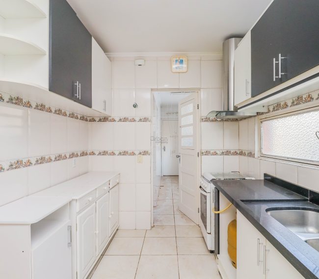 Apartamento com 120m², 3 quartos, 1 suíte, 1 vaga, no bairro Moinhos de Vento em Porto Alegre