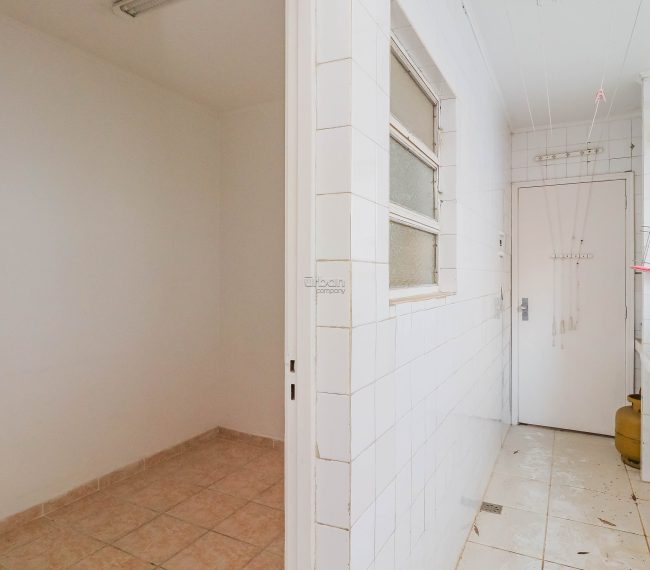 Apartamento com 120m², 3 quartos, 1 suíte, 1 vaga, no bairro Moinhos de Vento em Porto Alegre