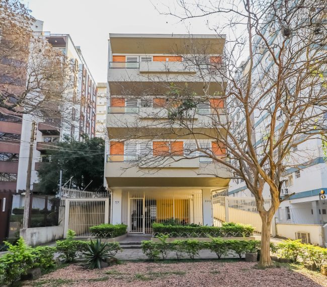 Apartamento com 120m², 3 quartos, 1 suíte, 1 vaga, no bairro Moinhos de Vento em Porto Alegre