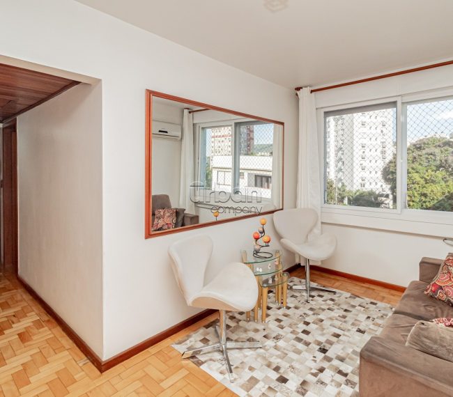 Apartamento com 77m², 3 quartos, 1 suíte, 1 vaga, no bairro Partenon em Porto Alegre