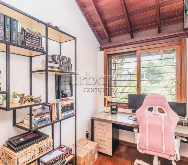 Casa com 335m², 3 quartos, 4 vagas, no bairro Vila Jardim em Porto Alegre