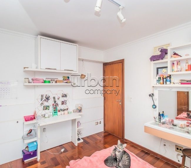 Casa com 335m², 3 quartos, 4 vagas, no bairro Vila Jardim em Porto Alegre