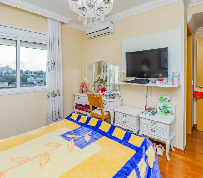 Apartamento com 82m², 3 quartos, 2 vagas, no bairro Santana em Porto Alegre