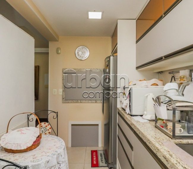 Apartamento com 82m², 3 quartos, 2 vagas, no bairro Santana em Porto Alegre