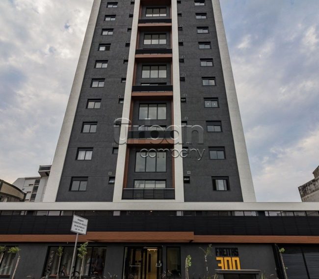 Apartamento com 44m², 1 quarto, 1 vaga, no bairro Azenha em Porto Alegre