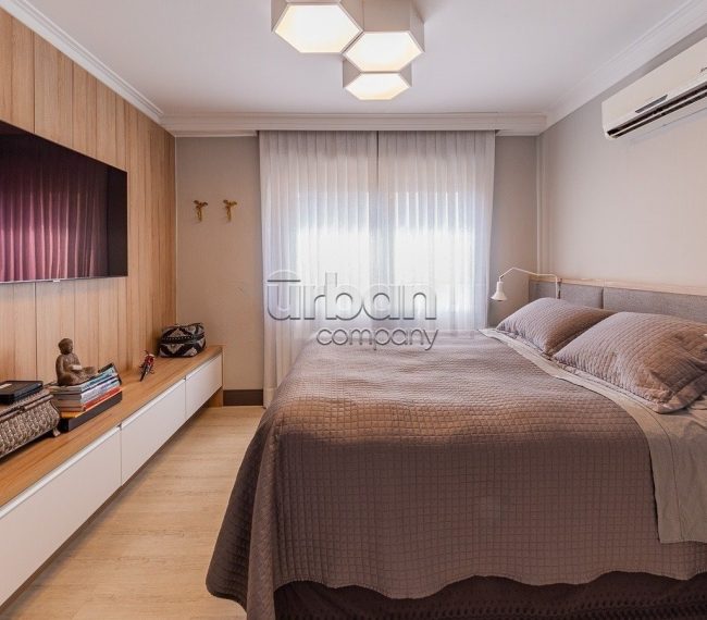 Apartamento com 155m², 3 quartos, 1 suíte, 3 vagas, no bairro Petrópolis em Porto Alegre