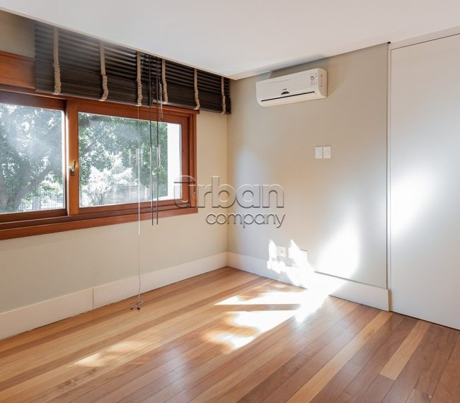 Apartamento Garden com 326m², 3 quartos, 3 suítes, 4 vagas, no bairro Moinhos de Vento em Porto Alegre