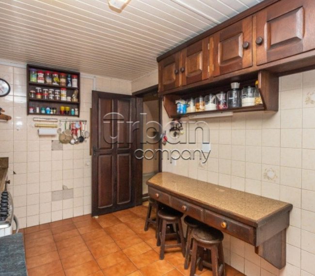 Casa com 164m², 3 quartos, 1 suíte, 2 vagas, no bairro Mont Serrat em Porto Alegre