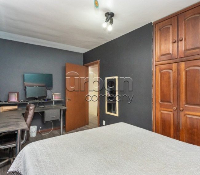 Casa com 164m², 3 quartos, 1 suíte, 2 vagas, no bairro Mont Serrat em Porto Alegre