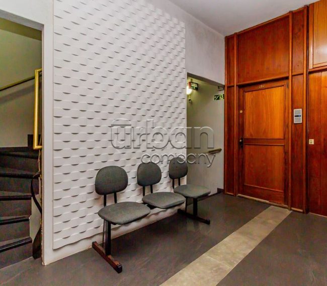 Sala com 55m², 1 vaga, no bairro Independência em Porto Alegre