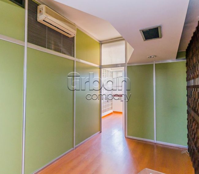 Sala com 55m², 1 vaga, no bairro Independência em Porto Alegre