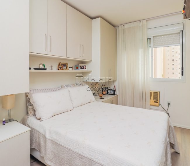 Apartamento com 63m², 3 quartos, 1 suíte, 1 vaga, no bairro Jardim Itu-Sabará em Porto Alegre