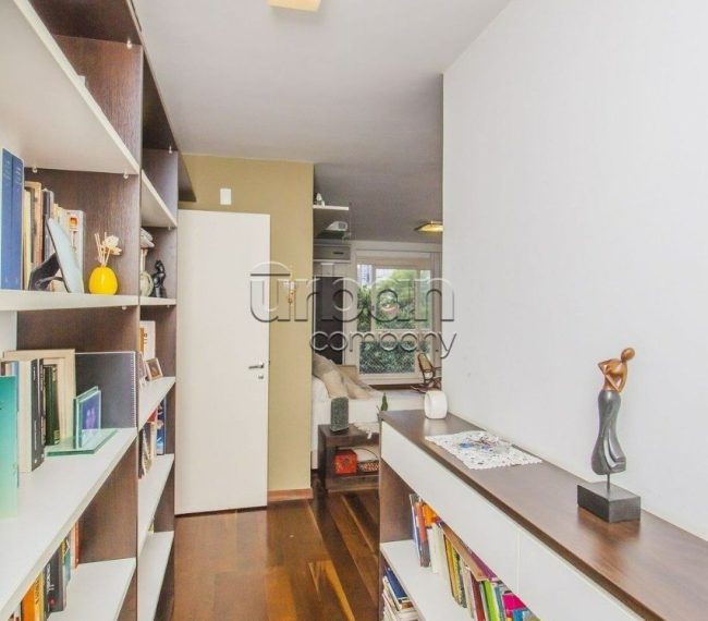 Apartamento com 137m², 3 quartos, 1 suíte, 2 vagas, no bairro Auxiliadora em Porto Alegre