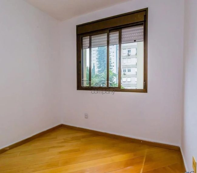 Apartamento com 121m², 3 quartos, 1 suíte, 2 vagas, no bairro Petrópolis em Porto Alegre