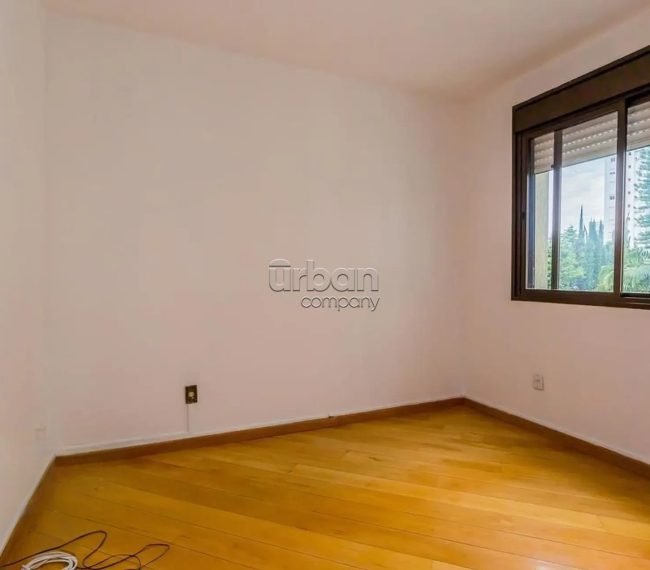 Apartamento com 121m², 3 quartos, 1 suíte, 2 vagas, no bairro Petrópolis em Porto Alegre