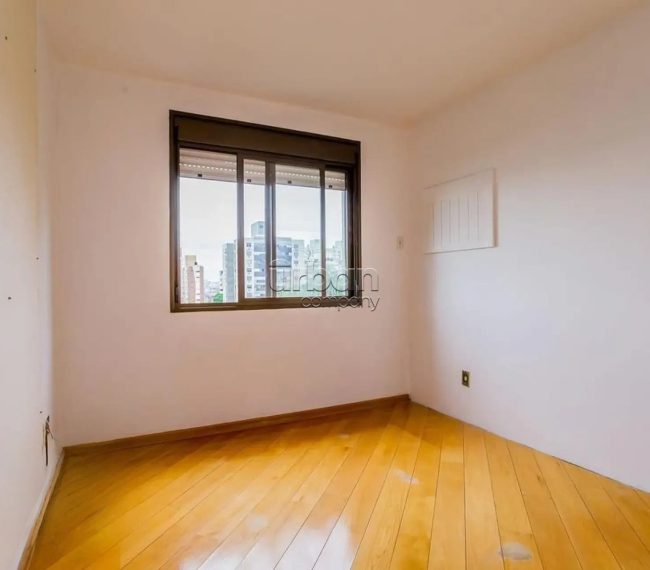 Apartamento com 121m², 3 quartos, 1 suíte, 2 vagas, no bairro Petrópolis em Porto Alegre