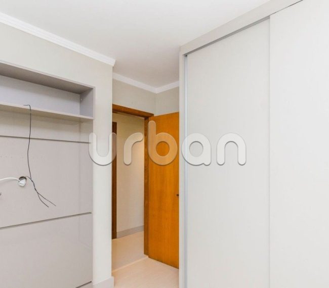 Apartamento com 105m², 3 quartos, 1 suíte, 2 vagas, no bairro Jardim Botânico em Porto Alegre