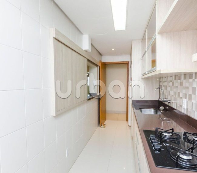 Apartamento com 105m², 3 quartos, 1 suíte, 2 vagas, no bairro Jardim Botânico em Porto Alegre