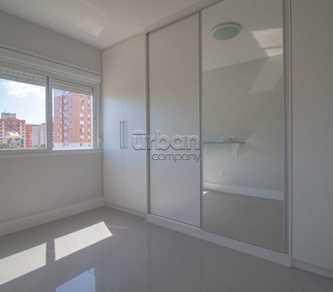 Apartamento com 61m², 2 quartos, 1 suíte, 1 vaga, no bairro Cristo Redentor em Porto Alegre