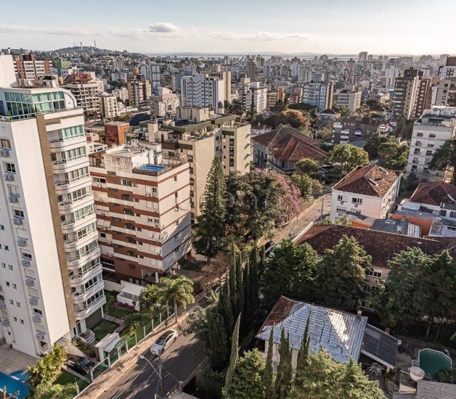 Apartamento com 67m², 3 quartos, 1 suíte, 2 vagas, no bairro Petrópolis em Porto Alegre