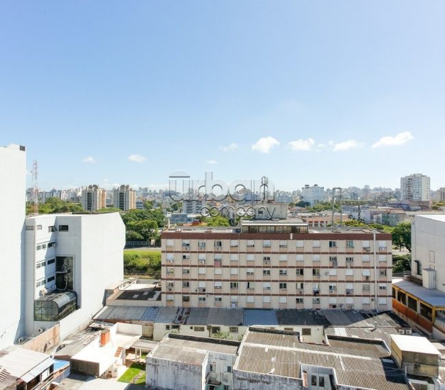 Apartamento com 61m², 2 quartos, 1 suíte, 1 vaga, no bairro Azenha em Porto Alegre