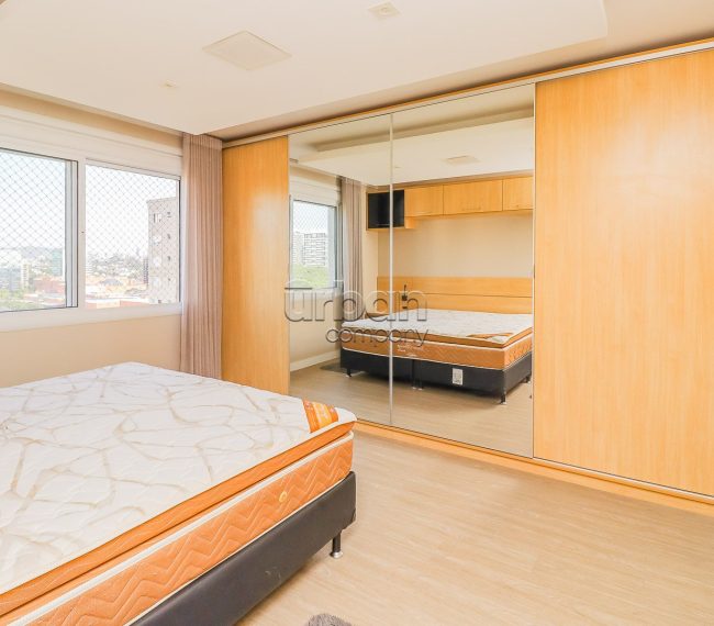 Apartamento com 108m², 3 quartos, 1 suíte, 2 vagas, no bairro Jardim Europa em Porto Alegre