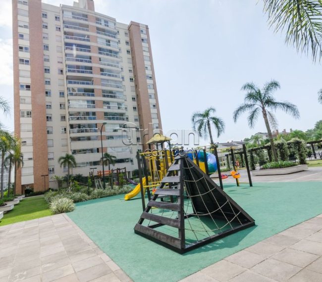 Apartamento com 128m², 3 quartos, 1 suíte, 2 vagas, no bairro Central Parque em Porto Alegre