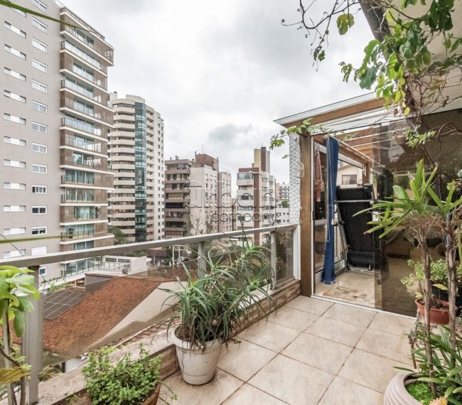 Cobertura com 297m², 3 quartos, 1 suíte, 3 vagas, no bairro Petrópolis em Porto Alegre