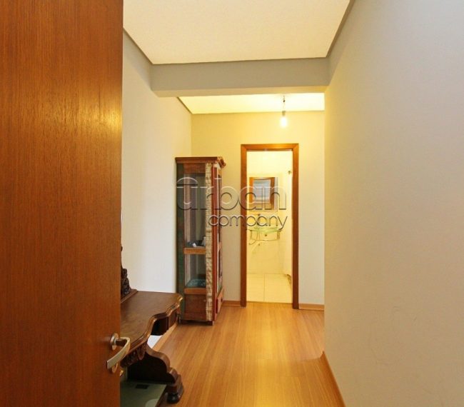 Apartamento com 104m², 2 quartos, 1 suíte, 2 vagas, no bairro Mont Serrat em Porto Alegre