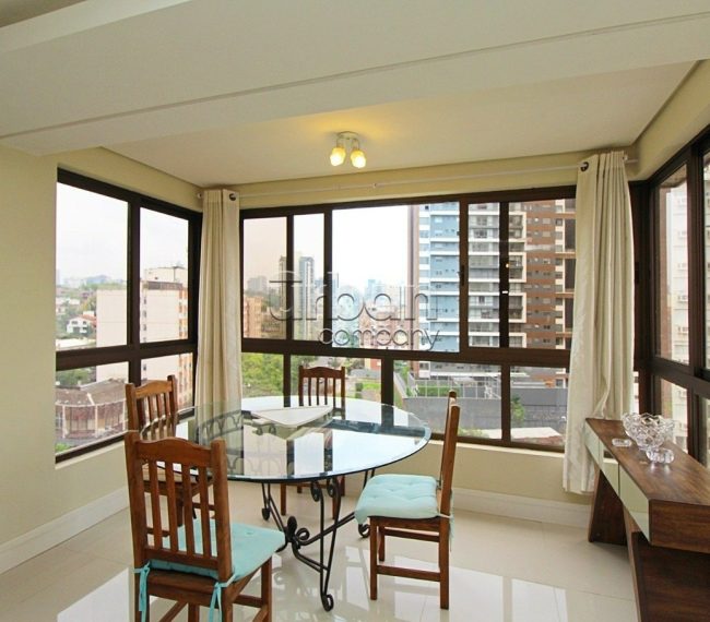 Apartamento com 104m², 2 quartos, 1 suíte, 2 vagas, no bairro Mont Serrat em Porto Alegre