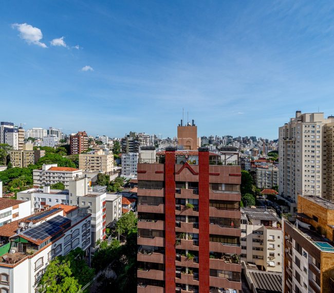 Apartamento com 71m², 2 quartos, 1 suíte, 2 vagas, no bairro Auxiliadora em Porto Alegre