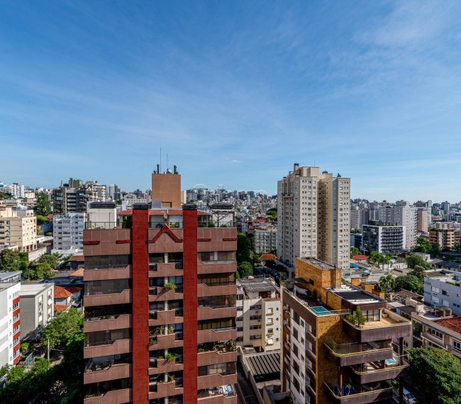 Apartamento com 71m², 2 quartos, 1 suíte, 2 vagas, no bairro Auxiliadora em Porto Alegre