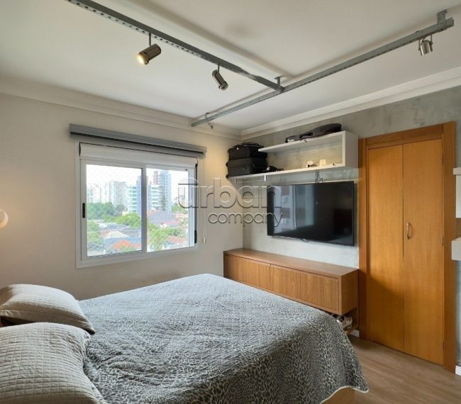 Apartamento com 95m², 3 quartos, 1 suíte, 2 vagas, no bairro Passo da Areia em Porto Alegre