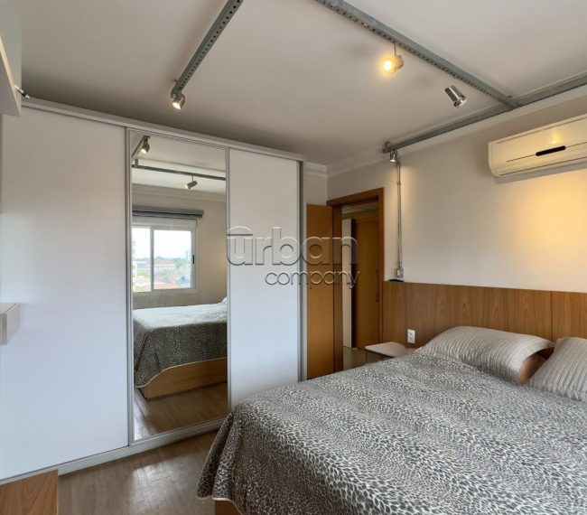 Apartamento com 95m², 3 quartos, 1 suíte, 2 vagas, no bairro Passo da Areia em Porto Alegre