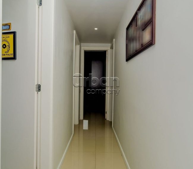 Apartamento com 75m², 3 quartos, 1 suíte, 2 vagas, no bairro Partenon em Porto Alegre