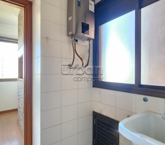 Apartamento com 72m², 2 quartos, 1 suíte, 2 vagas, no bairro Passo da Areia em Porto Alegre