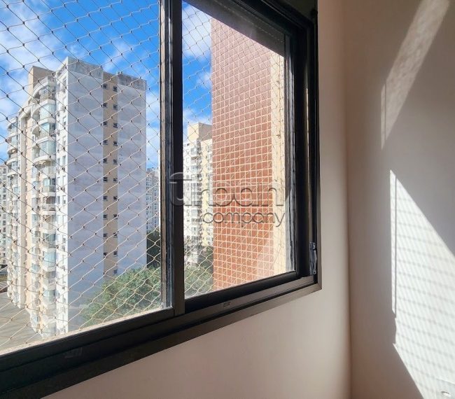 Apartamento com 72m², 2 quartos, 1 suíte, 2 vagas, no bairro Passo da Areia em Porto Alegre